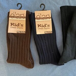 New 2 boys dress socks +1 size 6-81/2